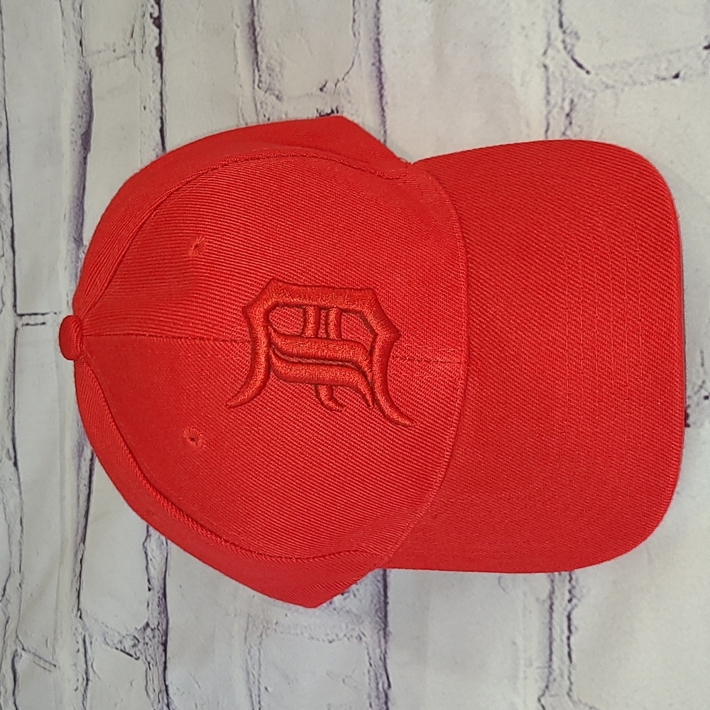 Detroit Hat Red Hook Latch Back Red Wings